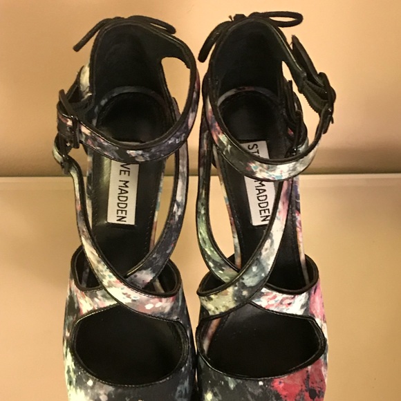 NWOB STEVE MADDEN Multicolor, lace up back stilettos - Picture 6 of 7